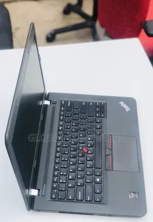Laptop Lenovo ThinkPad Edge E450 4GB Intel Core i3 HDD 500GB