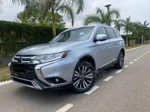 Mitsubishi Outlander PHEV 2021 Silver