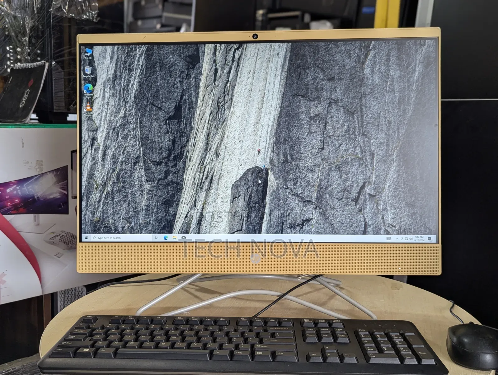 Desktop Computer HP AiO 24 8GB AMD A6 HDD 1T