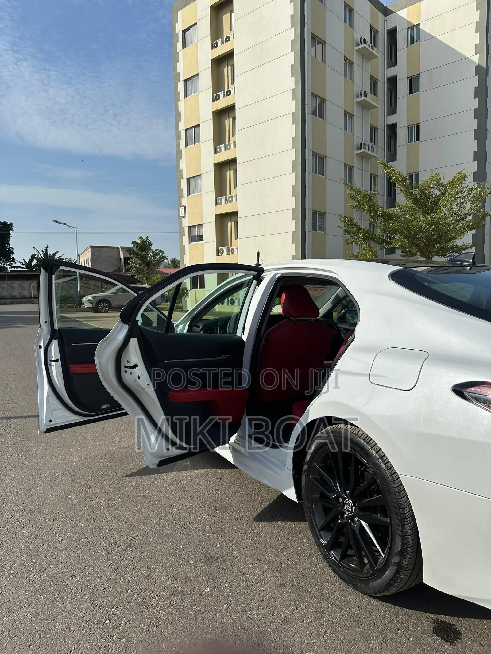 Toyota Camry XSE 2021 White