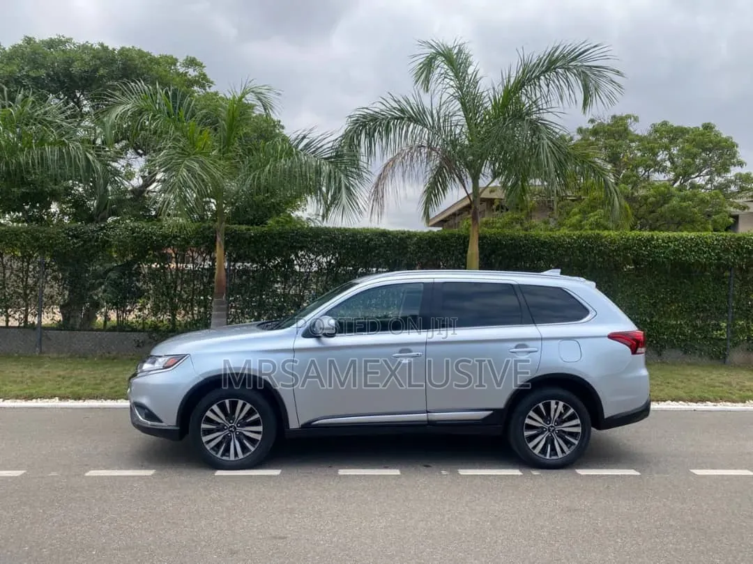 Mitsubishi Outlander PHEV 2021 Silver