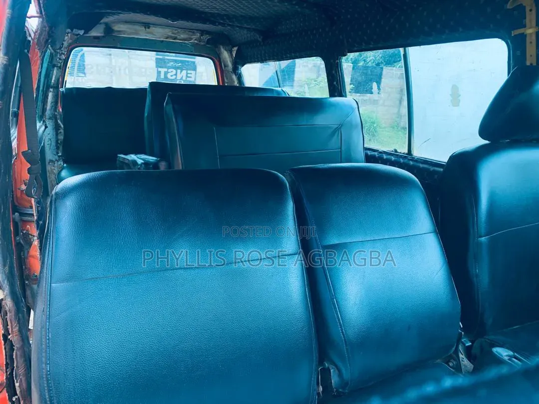 Hyundai H-100 2001 Orange