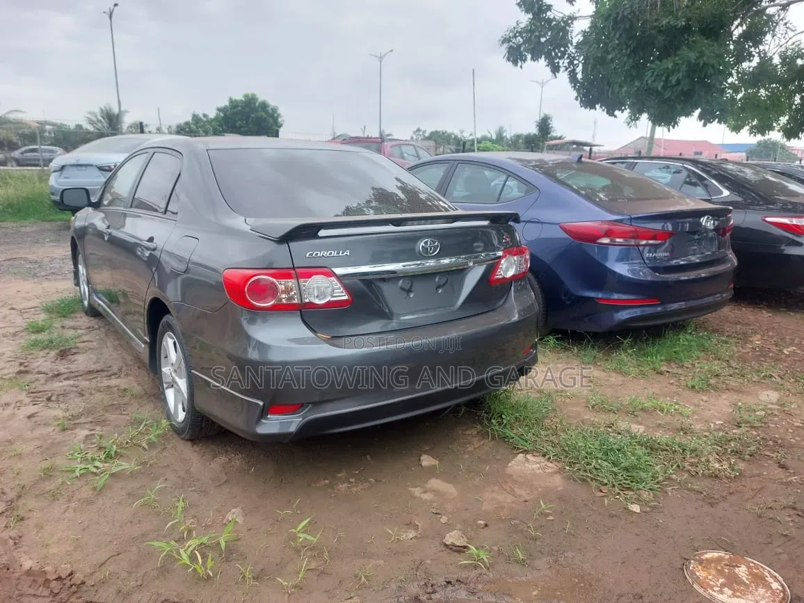 Toyota Corolla 2013 Gray