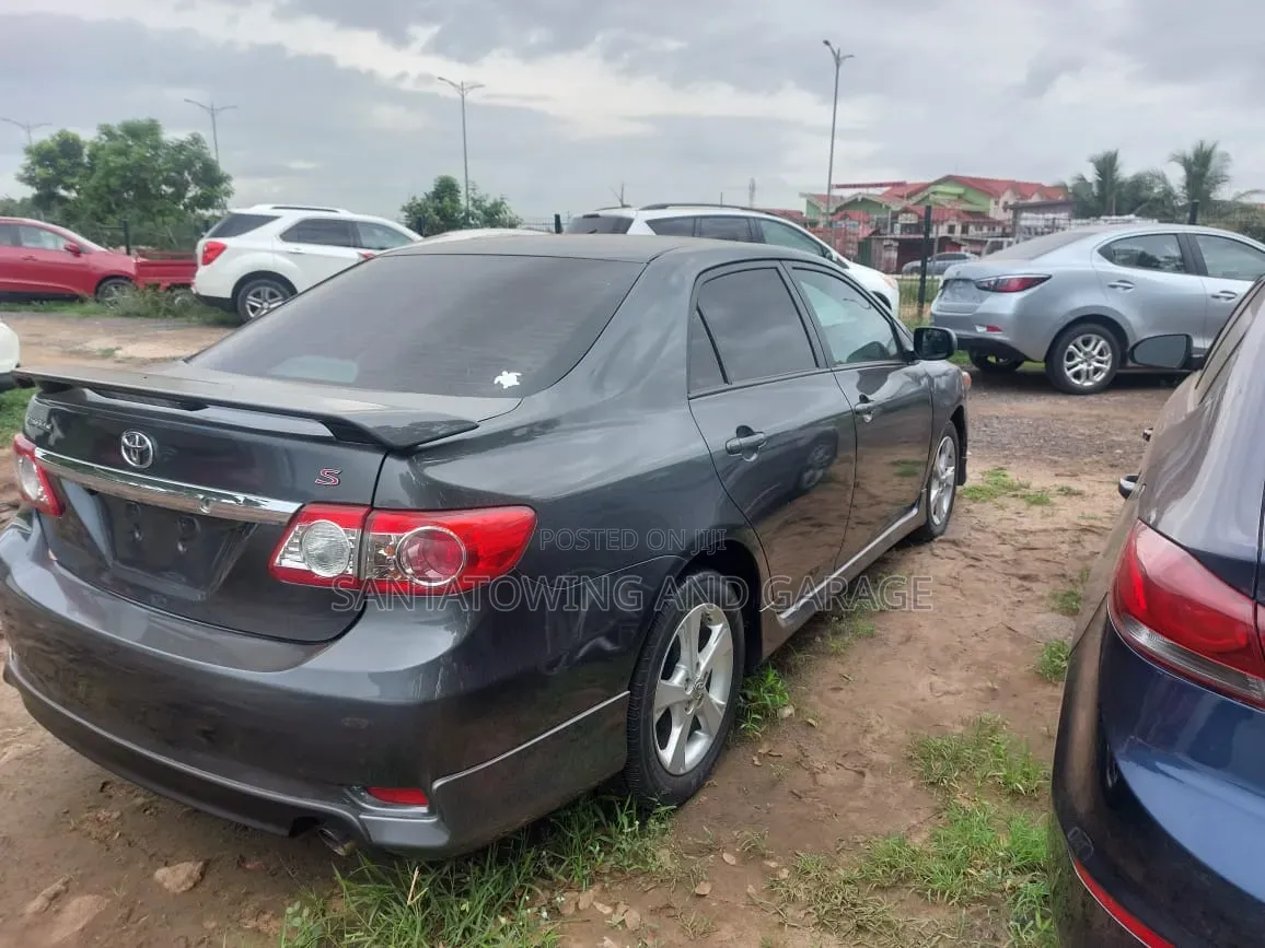 Toyota Corolla 2013 Gray