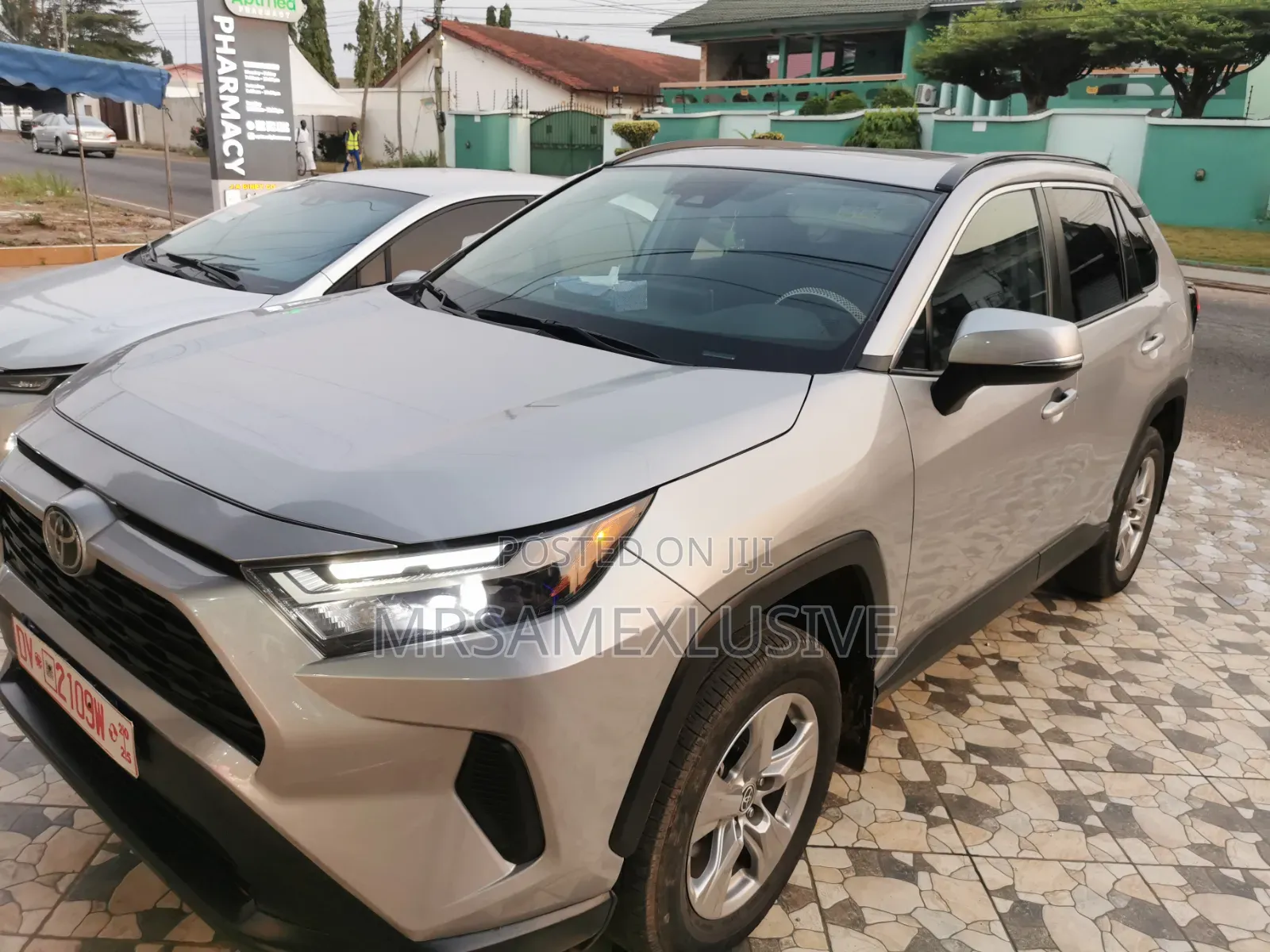 Toyota RAV4 2021 Silver