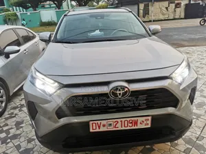 Toyota RAV4 2021 Silver