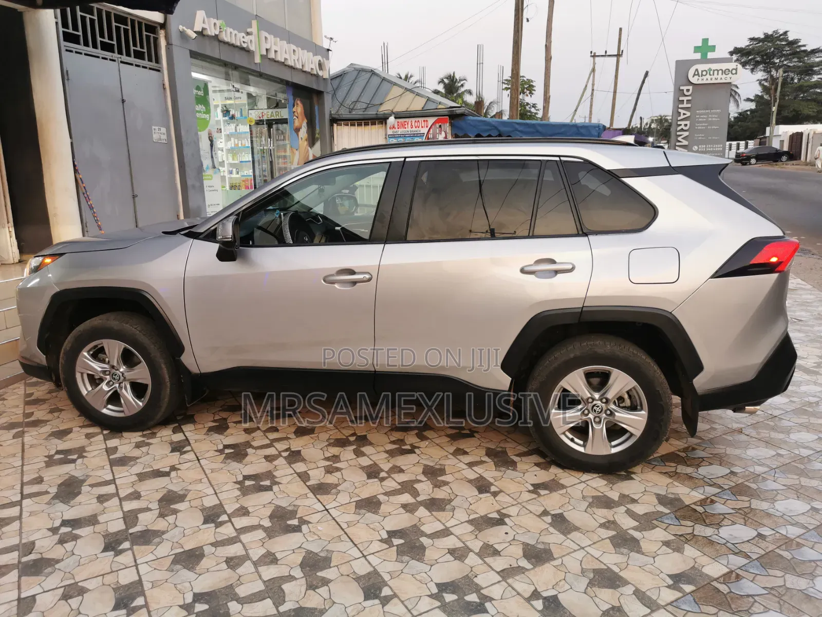 Toyota RAV4 2021 Silver