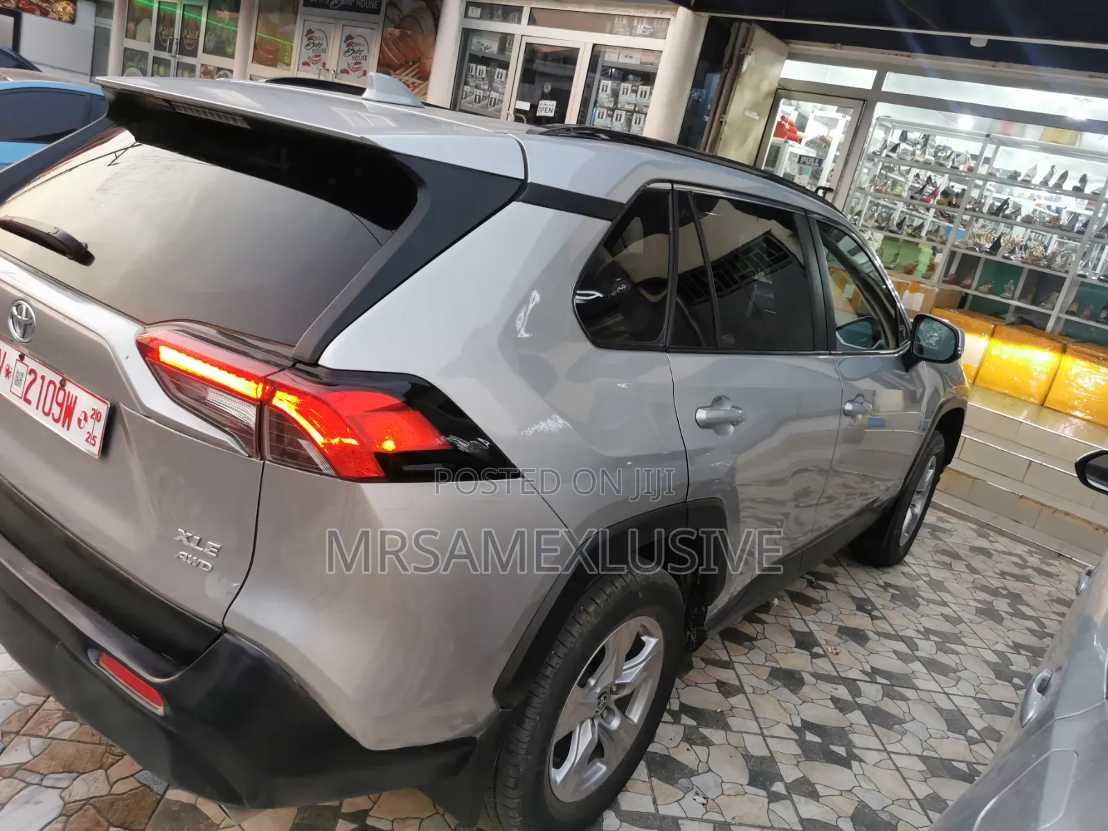 Toyota RAV4 2021 Silver