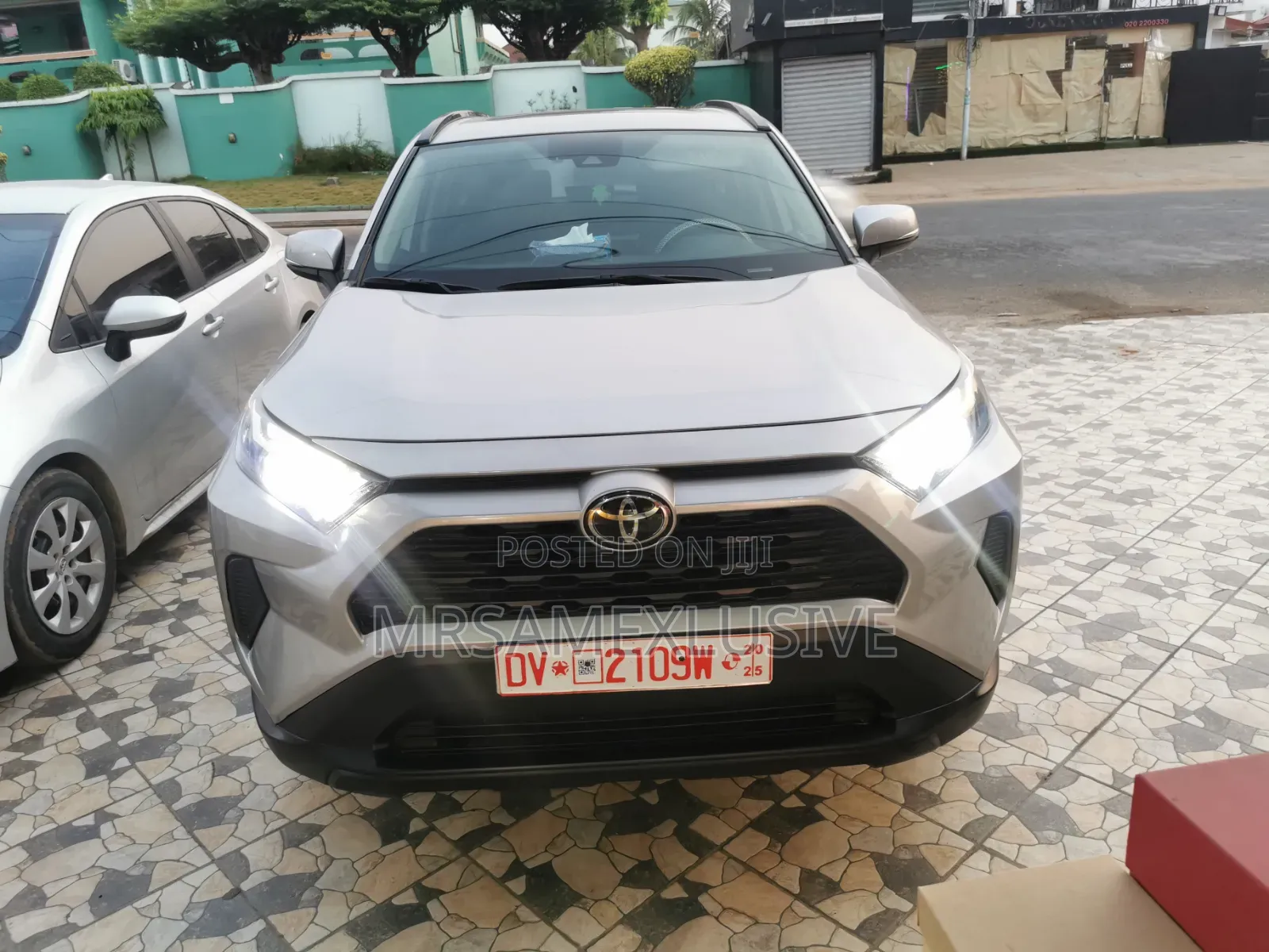 Toyota RAV4 2021 Silver