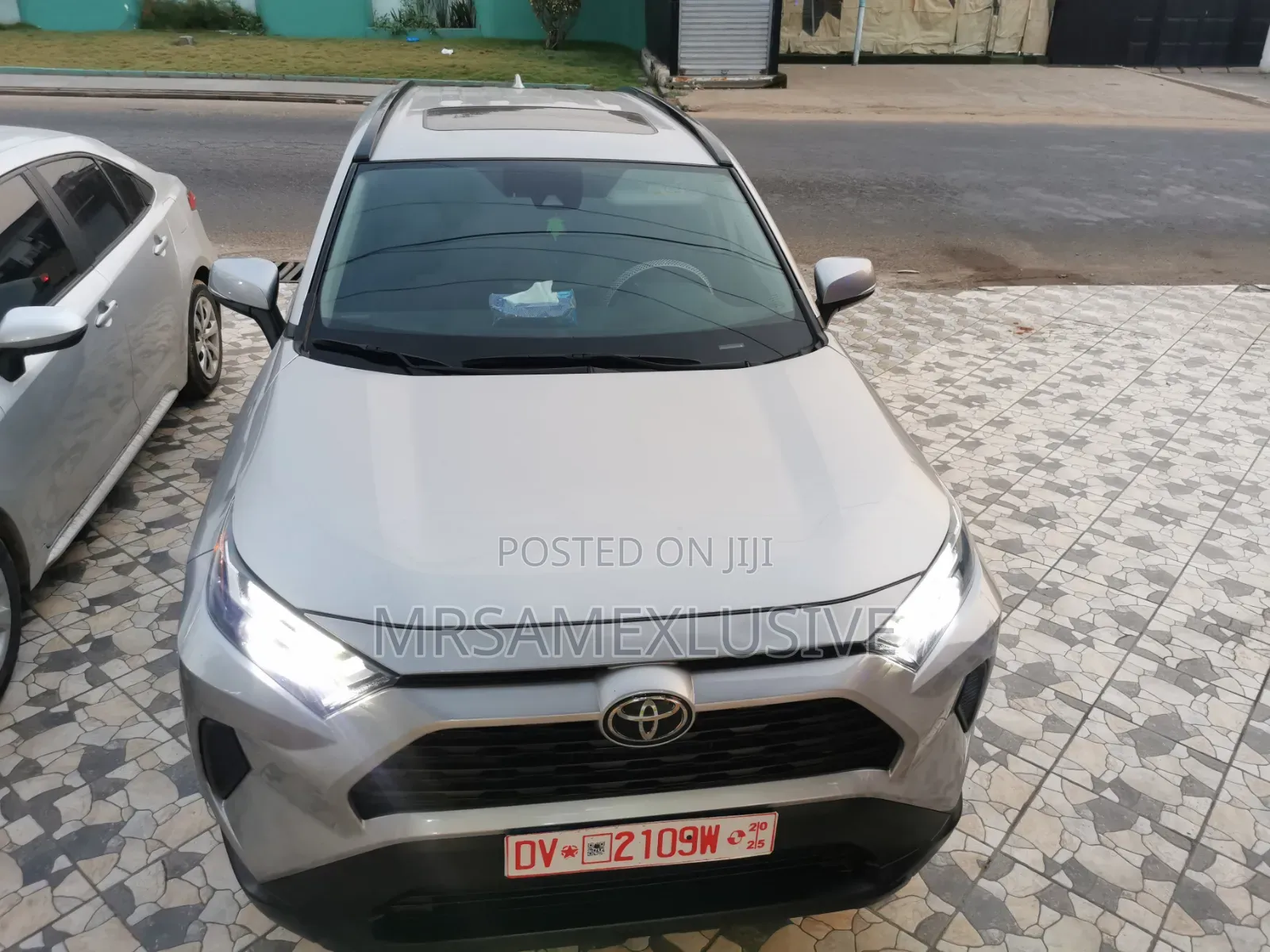 Toyota RAV4 2021 Silver