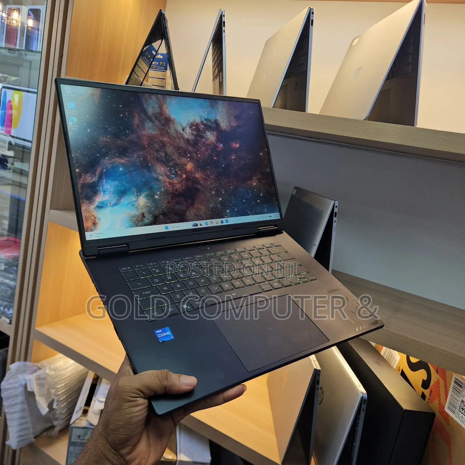 Laptop Gigabyte AORUS 17G 32GB Intel Core i7 SSD 1T