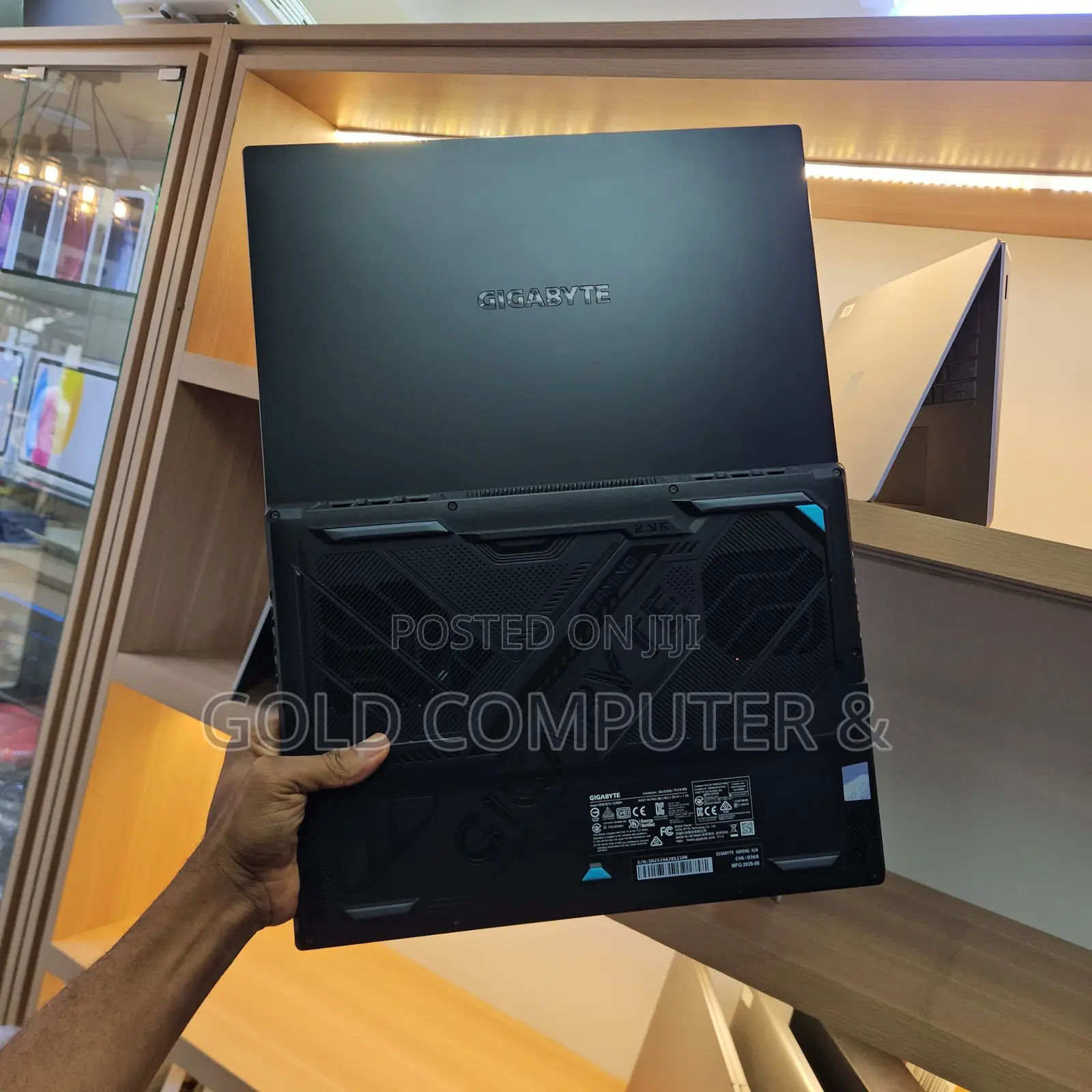 Laptop Gigabyte AORUS 17G 32GB Intel Core i7 SSD 1T