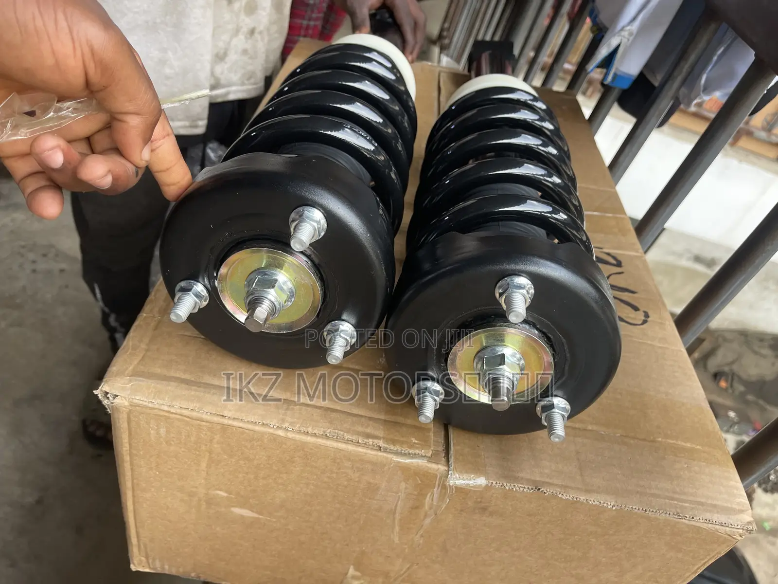 Range Rover Sports 2010 Front Manual Shocks