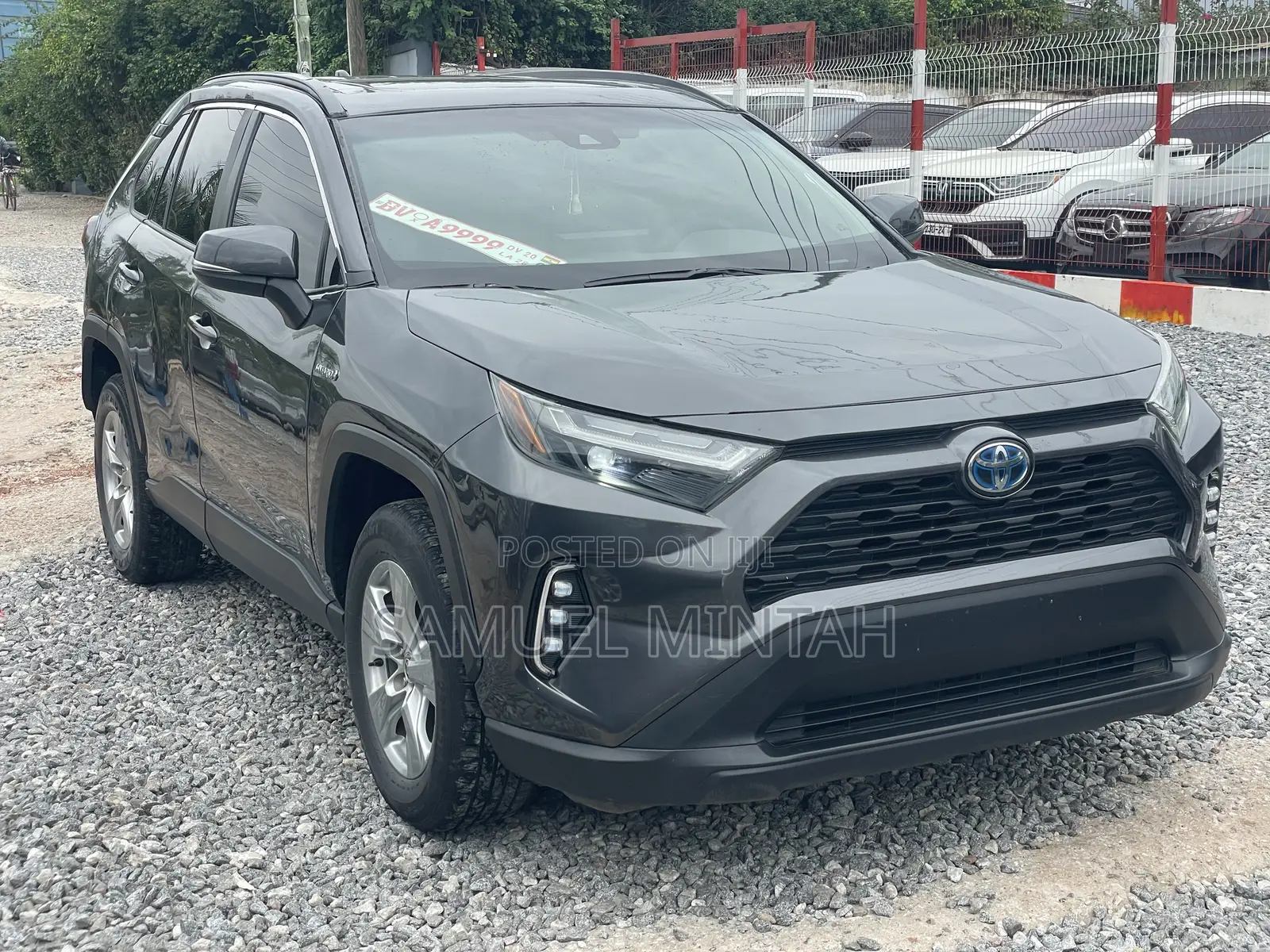 Toyota RAV4 XLE 2022 Gray