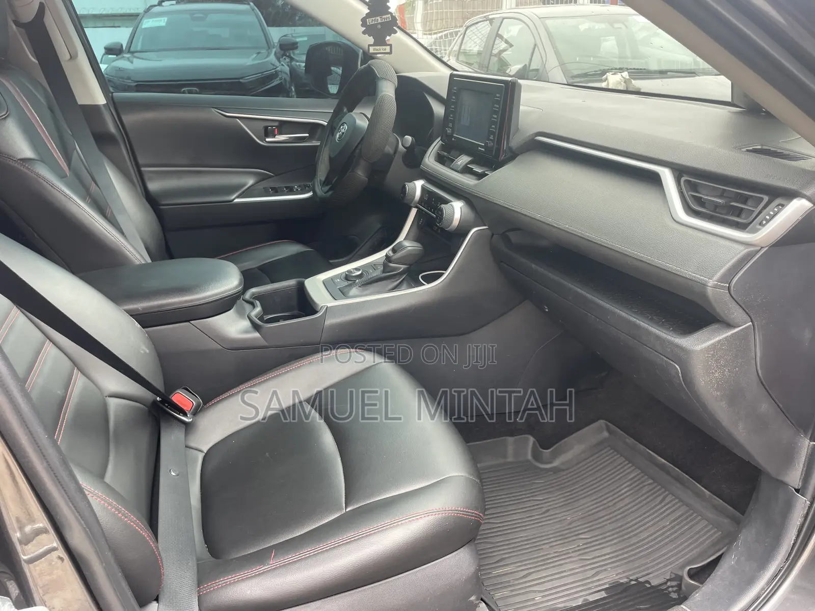 Toyota RAV4 XLE 2022 Gray