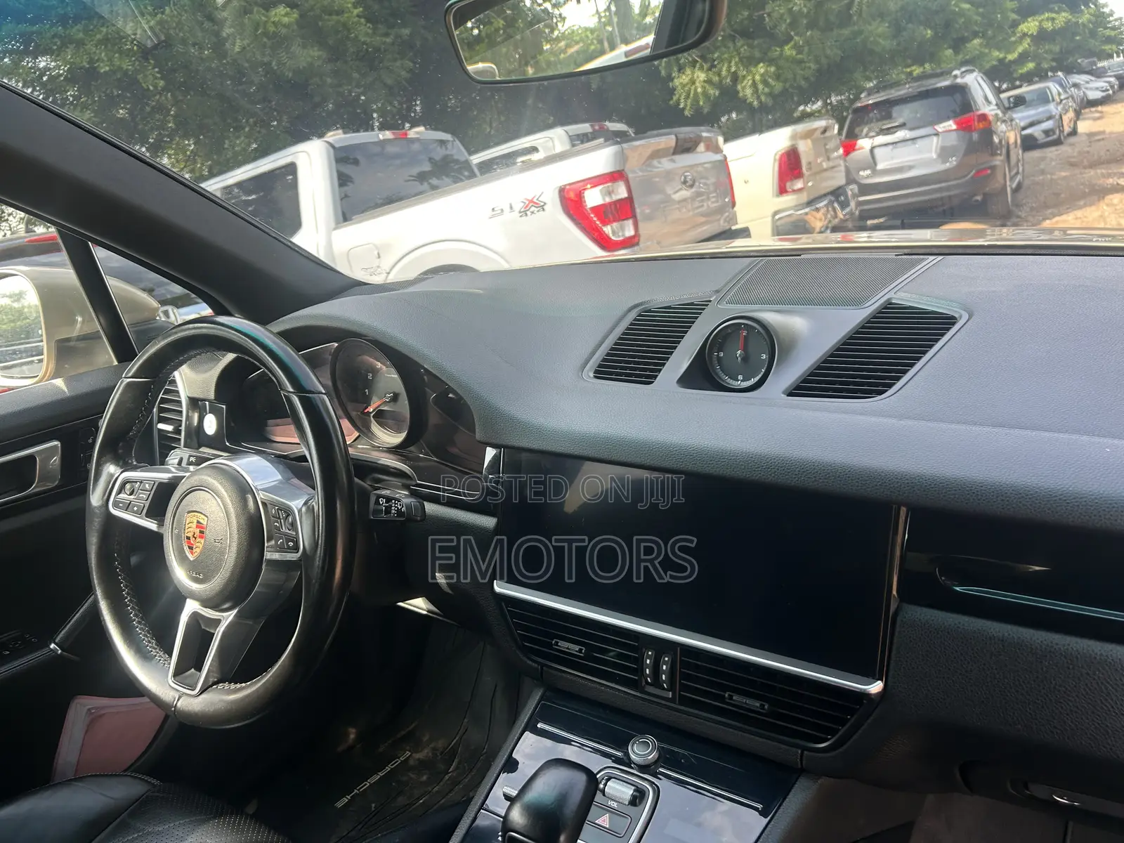 Porsche Cayenne Base AWD 2020 Brown