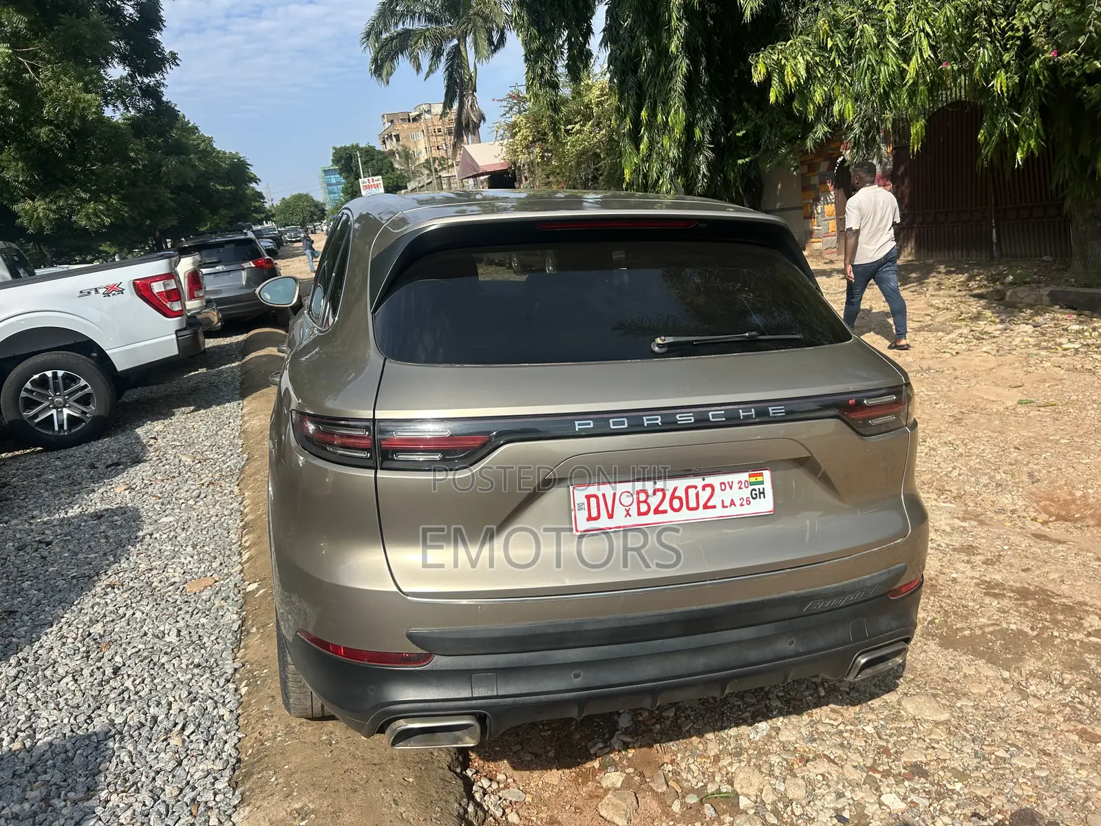 Porsche Cayenne Base AWD 2020 Brown