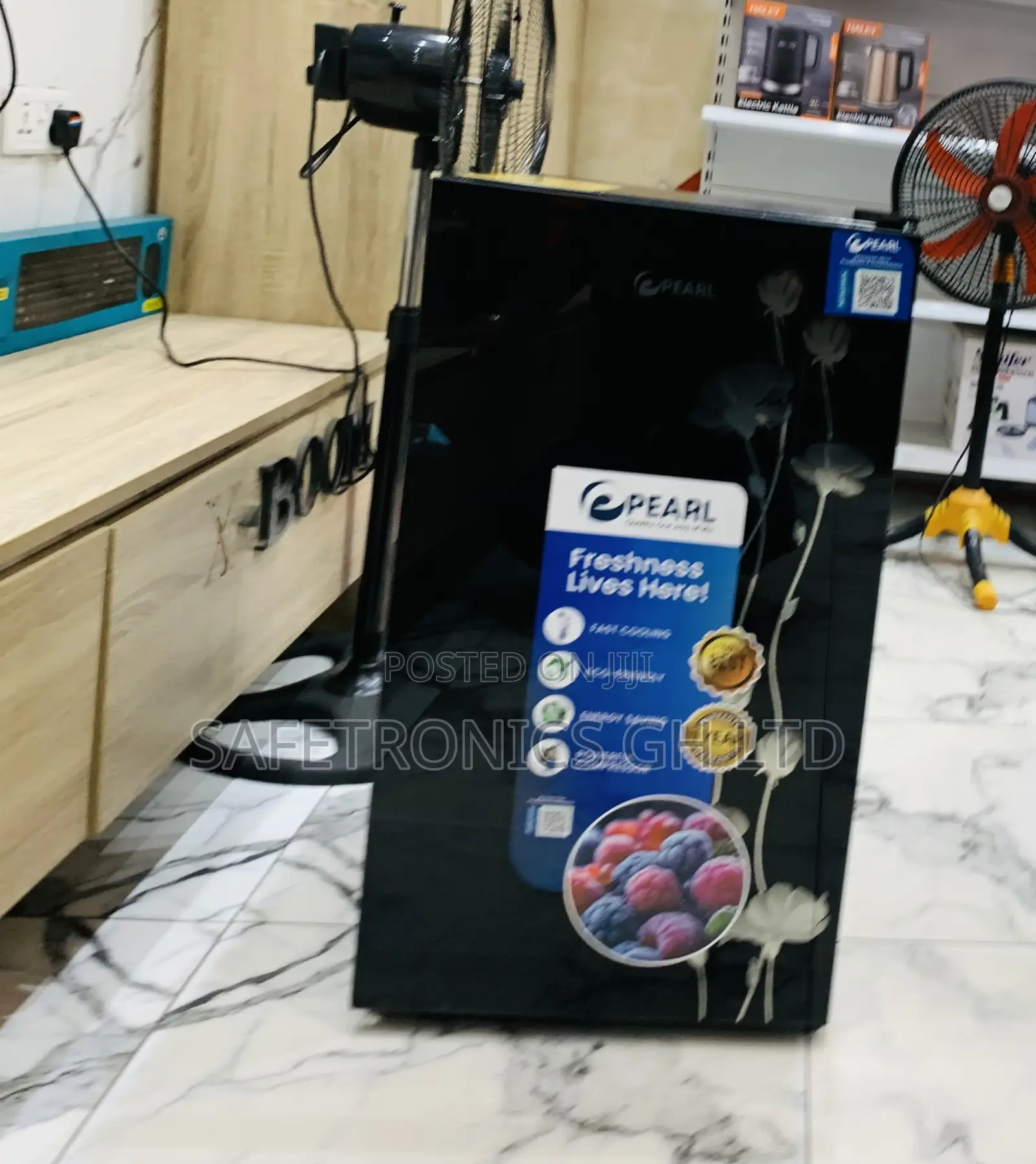 Grab Black Top Mount Pearl Refrigerator 86liters Pf109