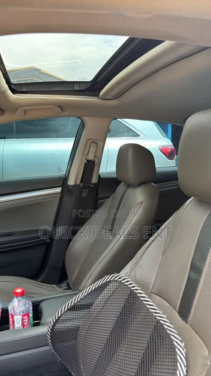 Honda Civic Touring 4dr Sedan (1.5L 4cyl) 2016 Gray