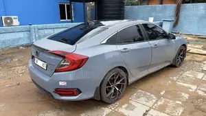 Honda Civic Touring 4dr Sedan (1.5L 4cyl) 2016 Gray