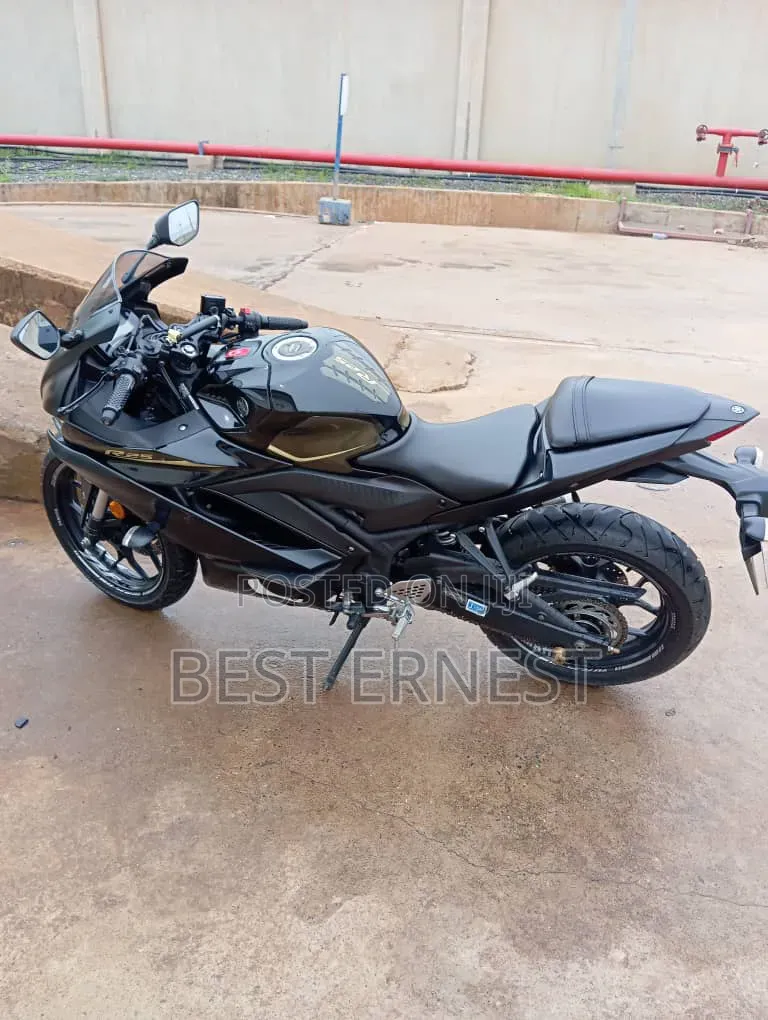 Yamaha YZF-R 2022 Black