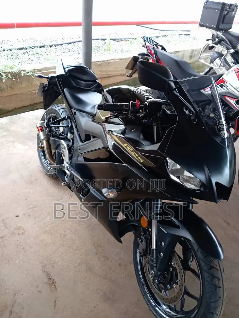 Yamaha YZF-R 2022 Black
