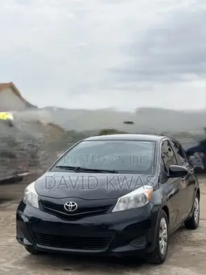 Toyota Yaris LE Hatchback 5dr 2012 Black