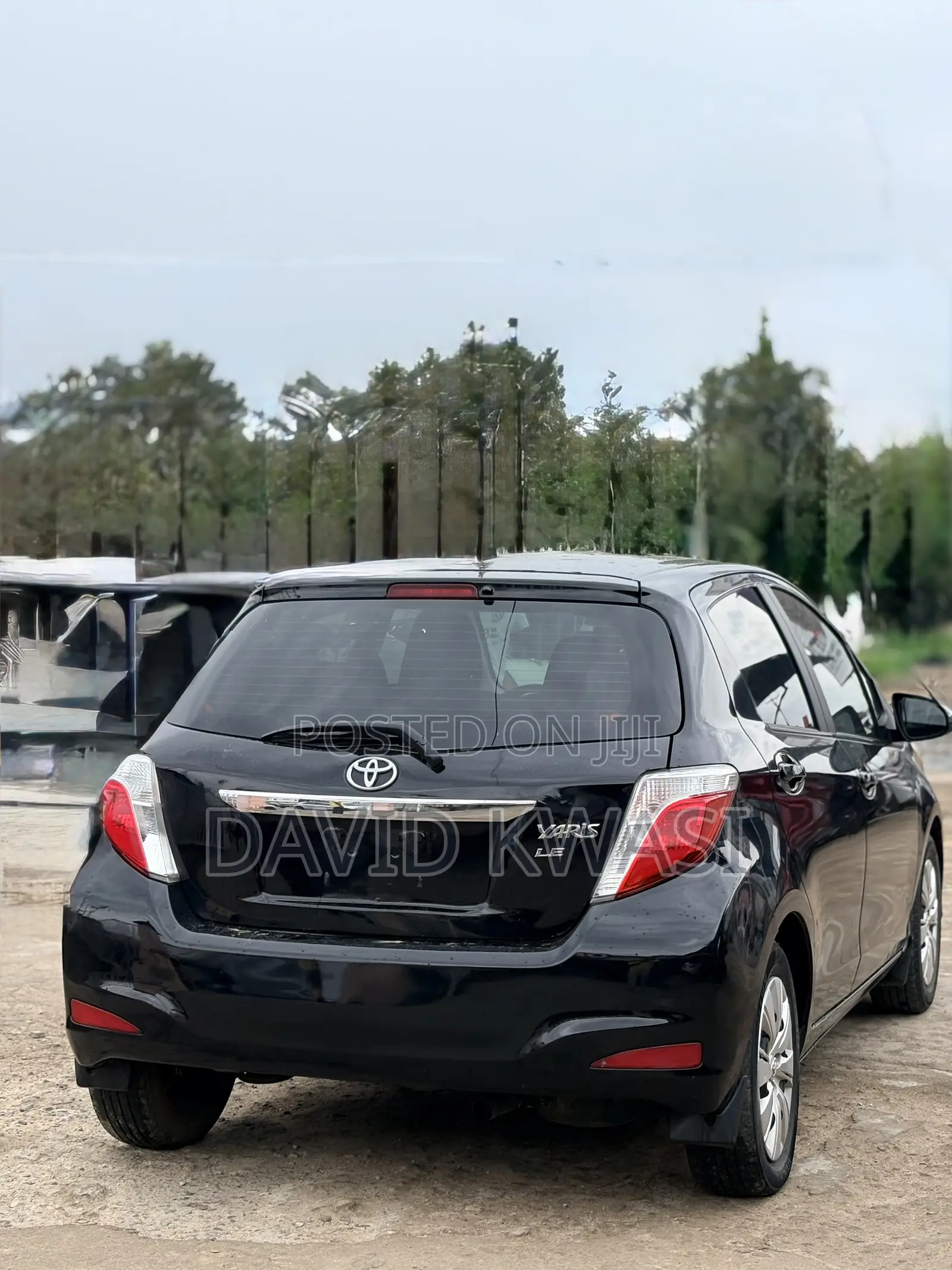 Toyota Yaris LE Hatchback 5dr 2012 Black