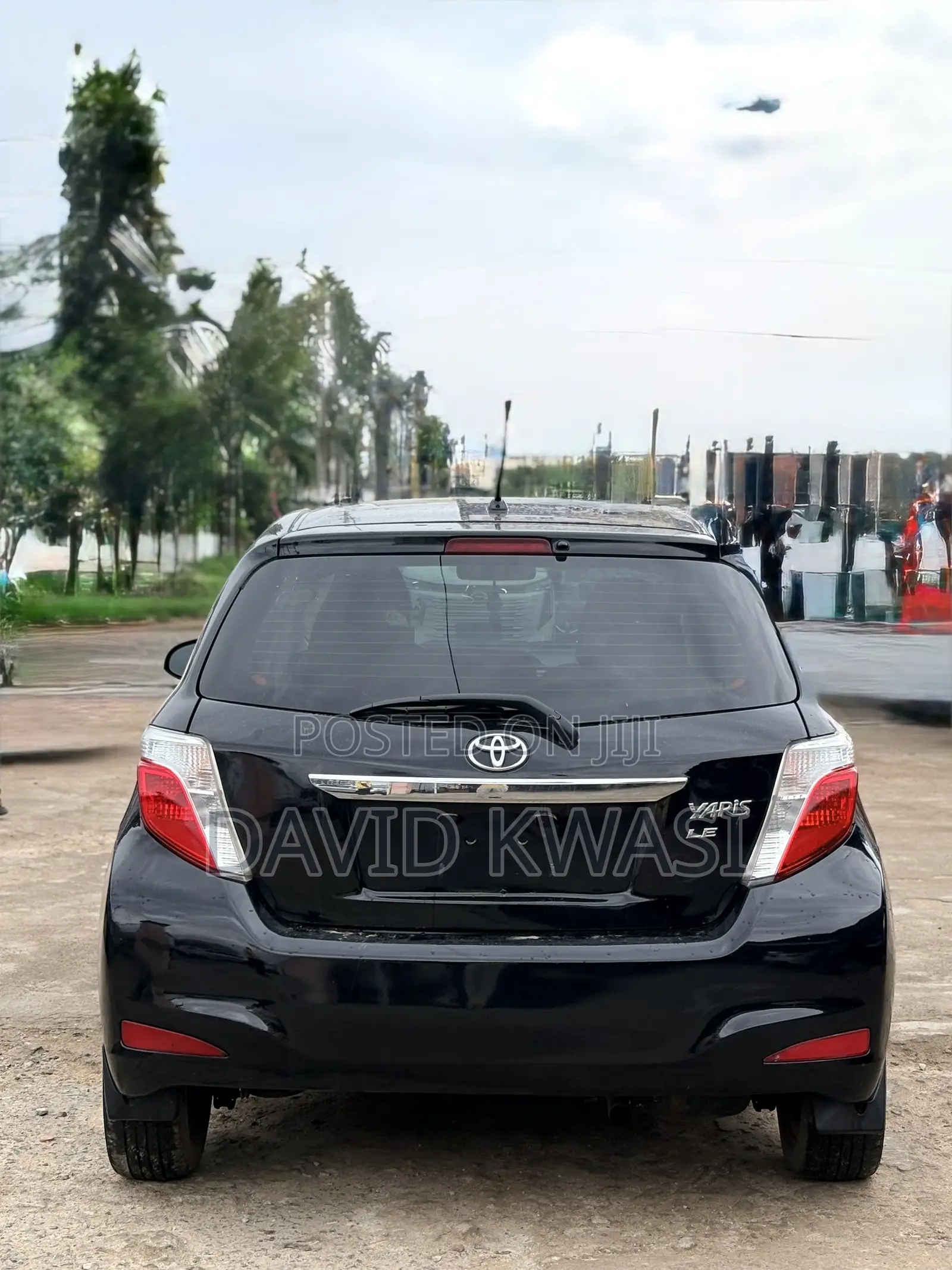 Toyota Yaris LE Hatchback 5dr 2012 Black
