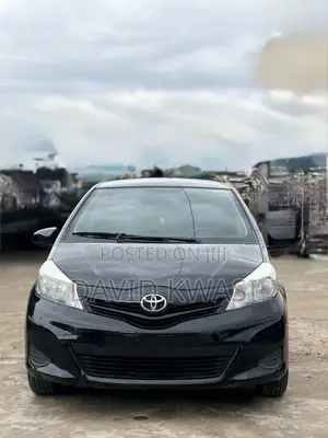 Toyota Yaris LE Hatchback 5dr 2012 Black