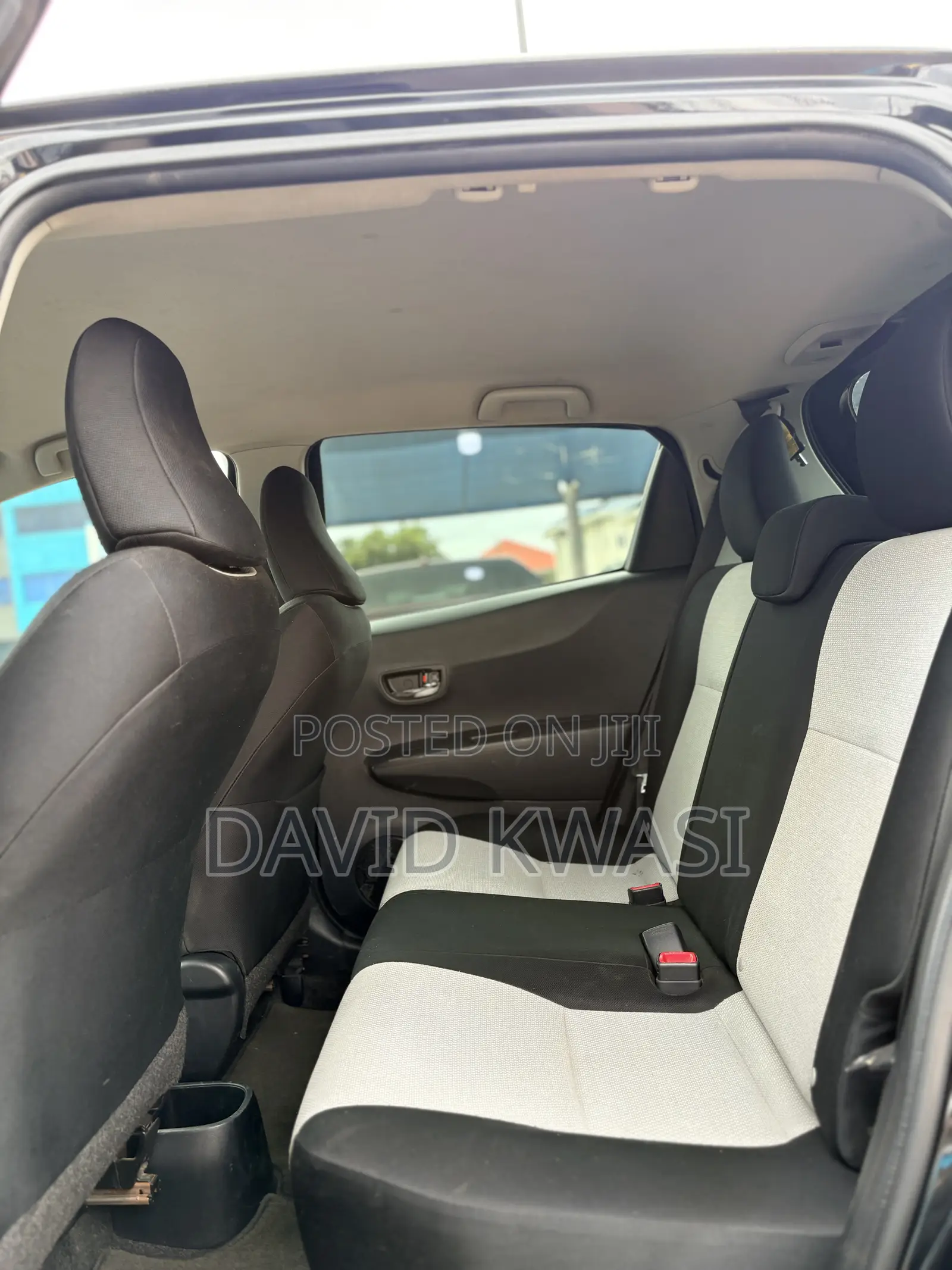Toyota Yaris LE Hatchback 5dr 2012 Black