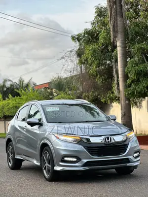 Honda HR-V Touring AWD 2019 Silver
