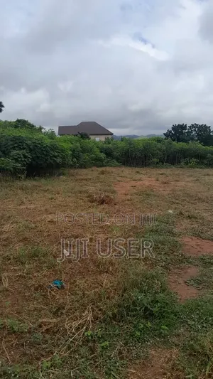 One Plot of Land for Sale in Amrahia