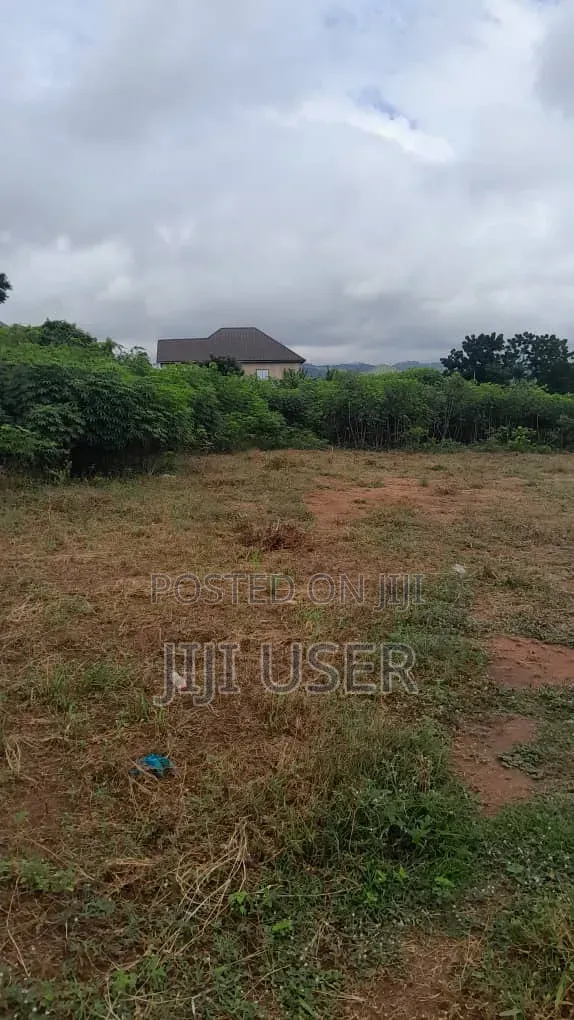 One Plot of Land for Sale in Amrahia