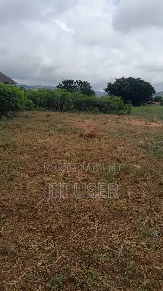 One Plot of Land for Sale in Amrahia