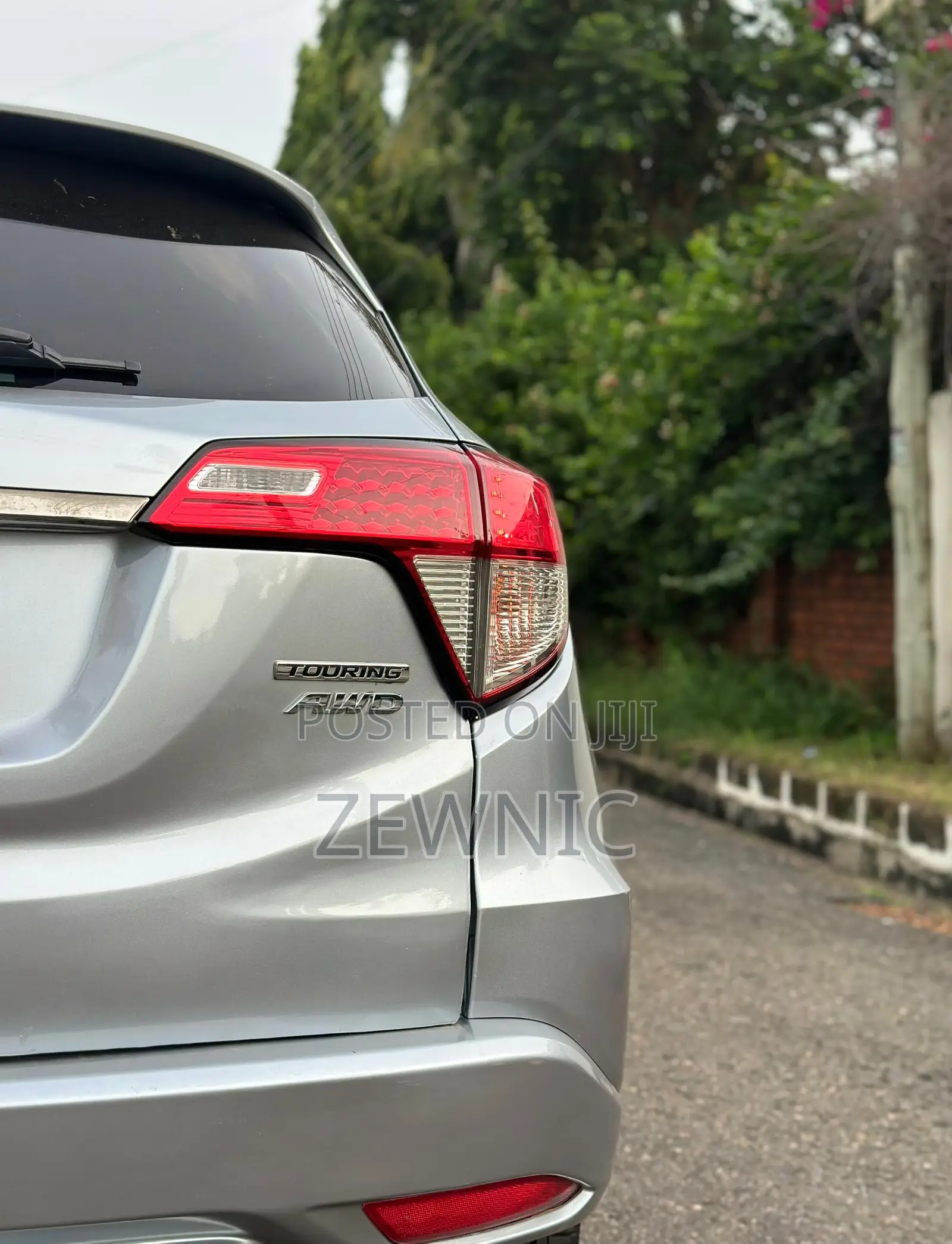 Honda HR-V Touring AWD 2019 Silver
