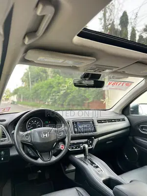Honda HR-V Touring AWD 2019 Silver
