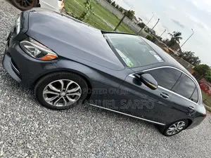 Mercedes-Benz C300 Luxury 4Matic Sedan AWD (2.0L 4cyl 7A) 2016 Gray
