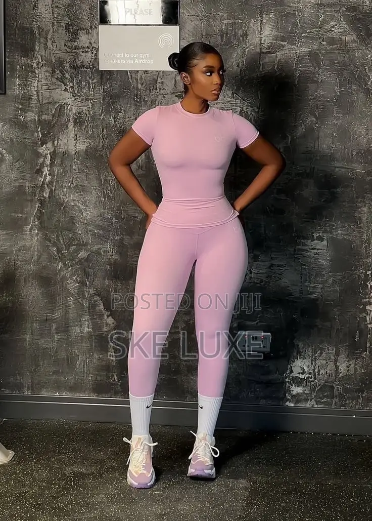 Women's Two-Piece Short-Sleeve Activewear Set