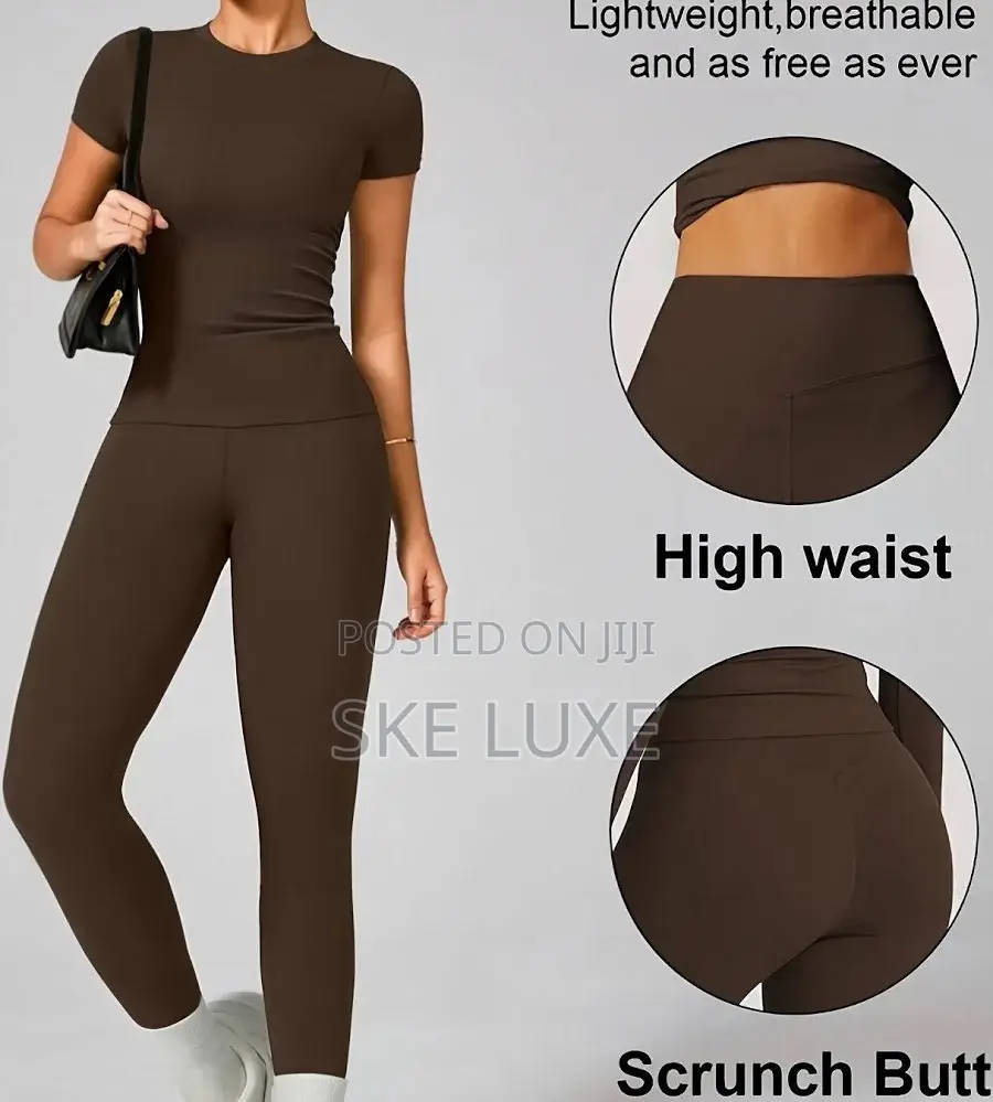 Women's Two-Piece Short-Sleeve Activewear Set