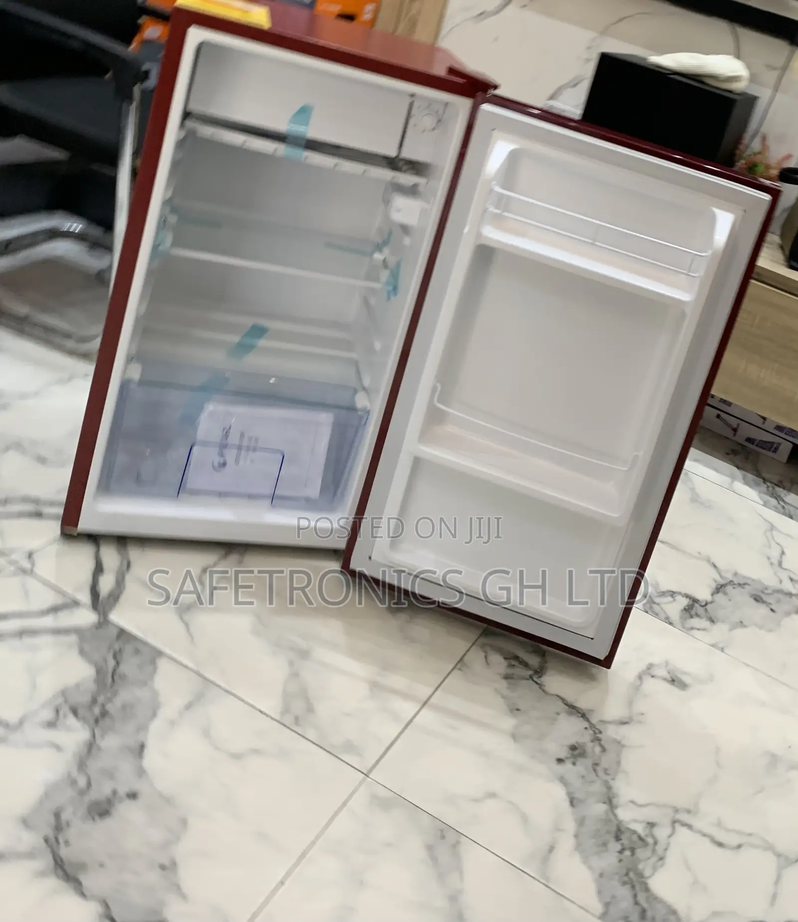 Check Good Pearl Pf-109-2b in Red 80-Liter Single-Door Table-Top