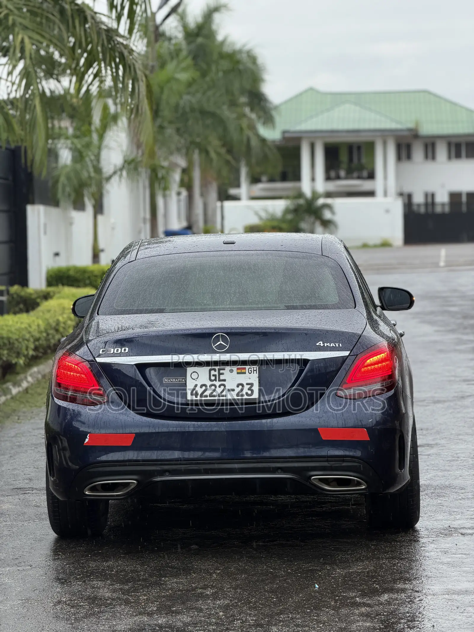 Mercedes-Benz C300 2019 Blue