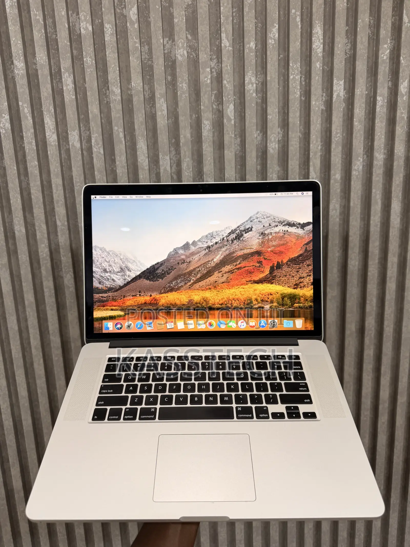 Laptop Apple MacBook Pro 2015 16GB Intel Core i7 SSD 256GB