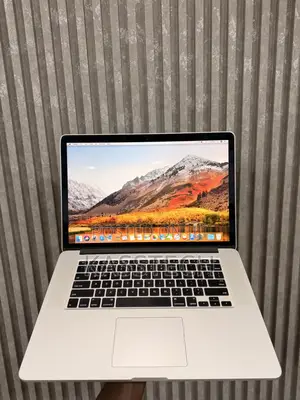 Laptop Apple MacBook Pro 2015 16GB Intel Core i7 SSD 256GB