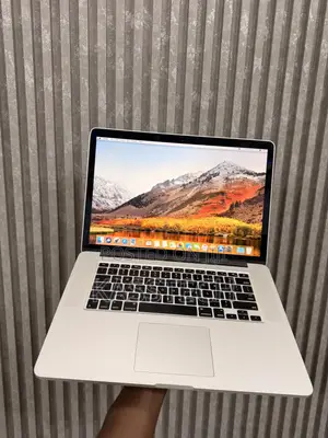 Laptop Apple MacBook Pro 2015 16GB Intel Core i7 SSD 256GB
