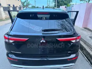 Mitsubishi Outlander SEL Black Edition 2023 Black