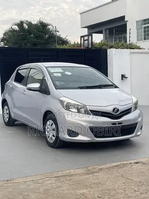 Toyota Vitz 1.3 AWD 5dr 2013 Silver