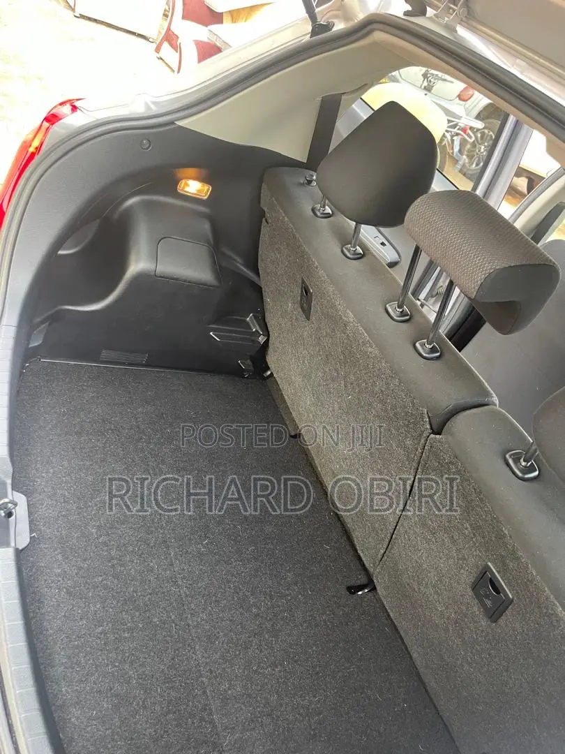 Toyota Vitz 1.3 AWD 5dr 2013 Silver