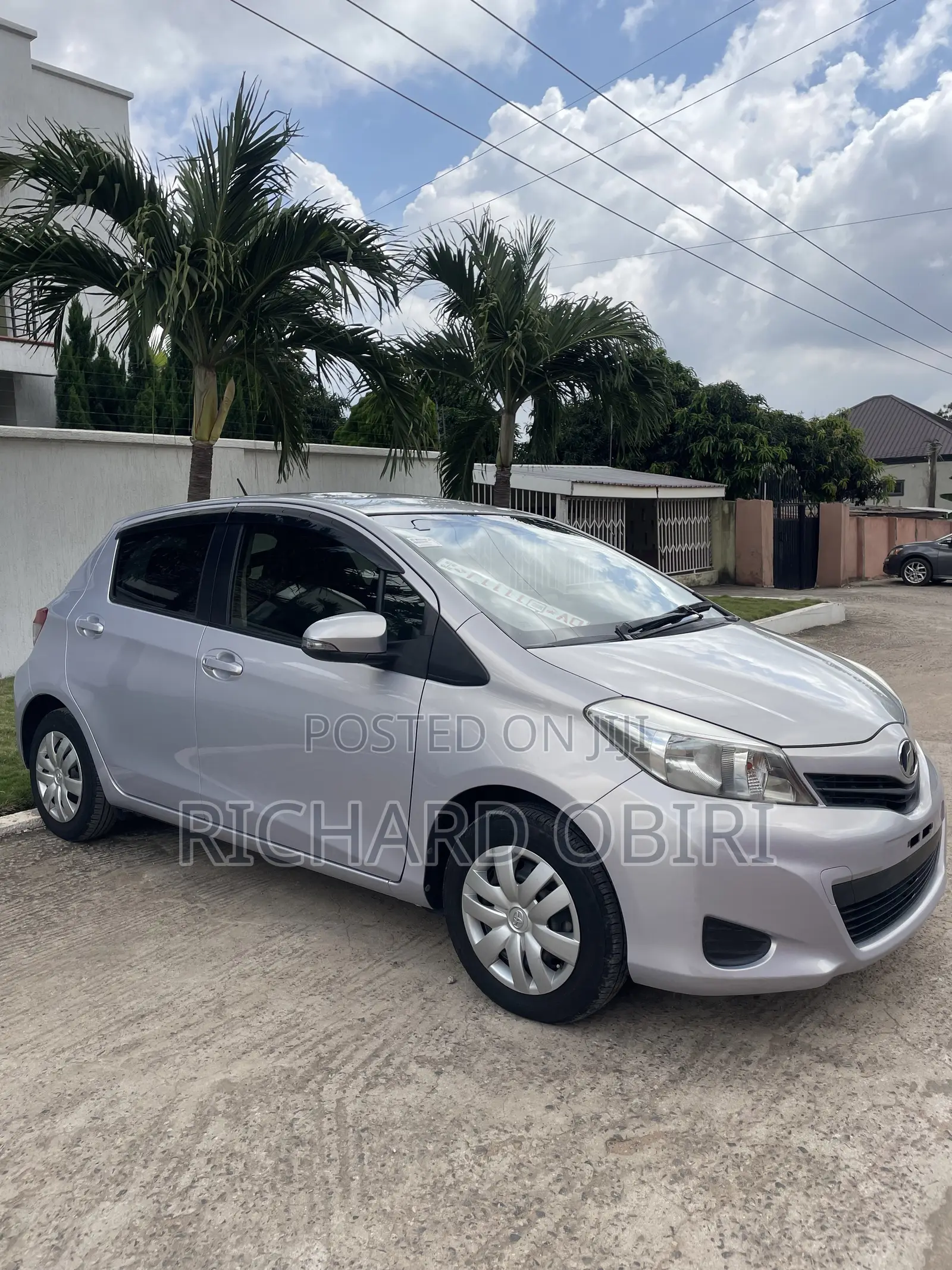 Toyota Vitz 1.3 AWD 5dr 2013 Silver