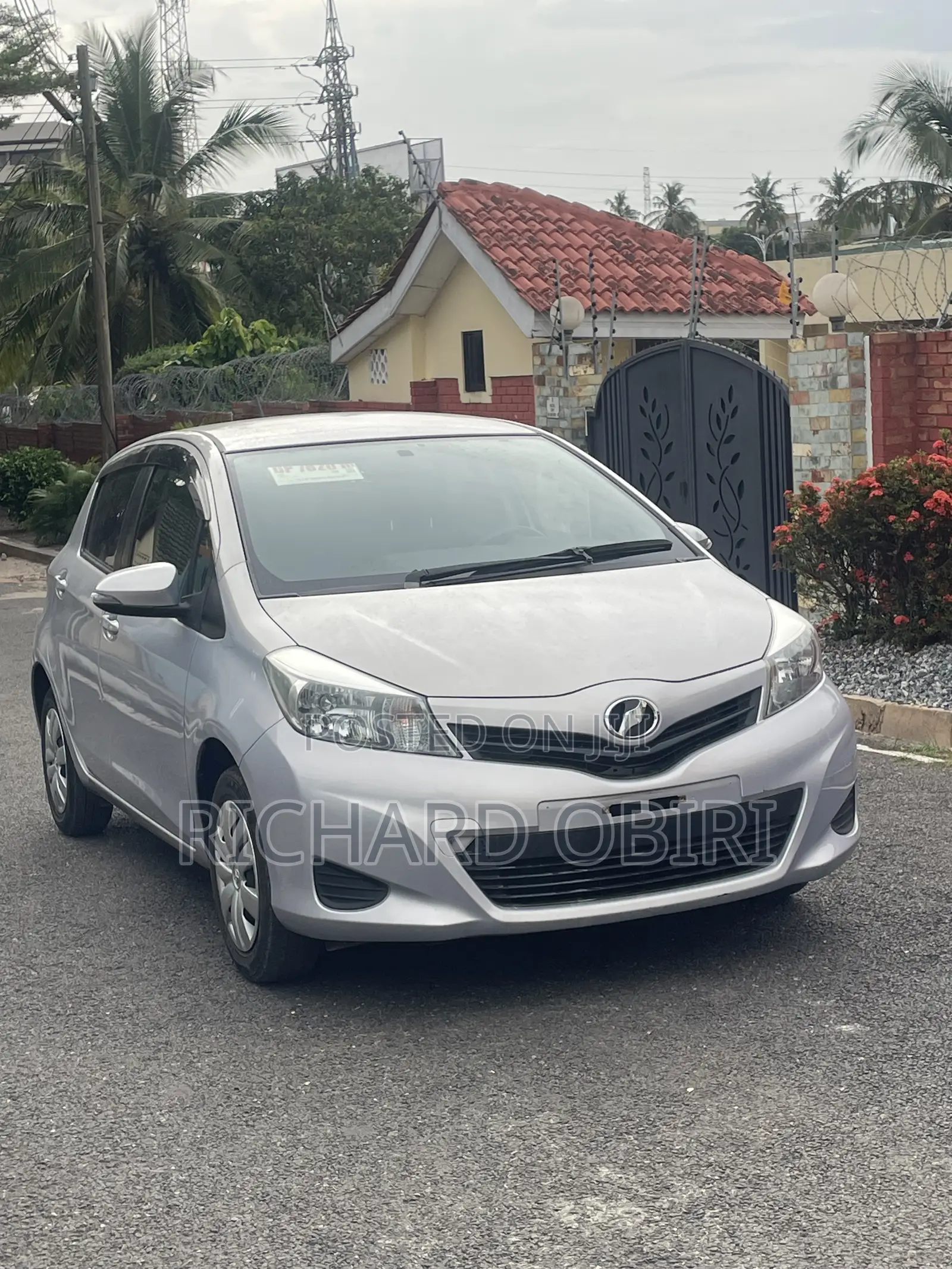 Toyota Vitz 1.3 AWD 5dr 2013 Silver
